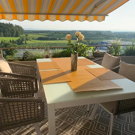 Hochwertige Sonneninsel Mit Aussicht Tettnang